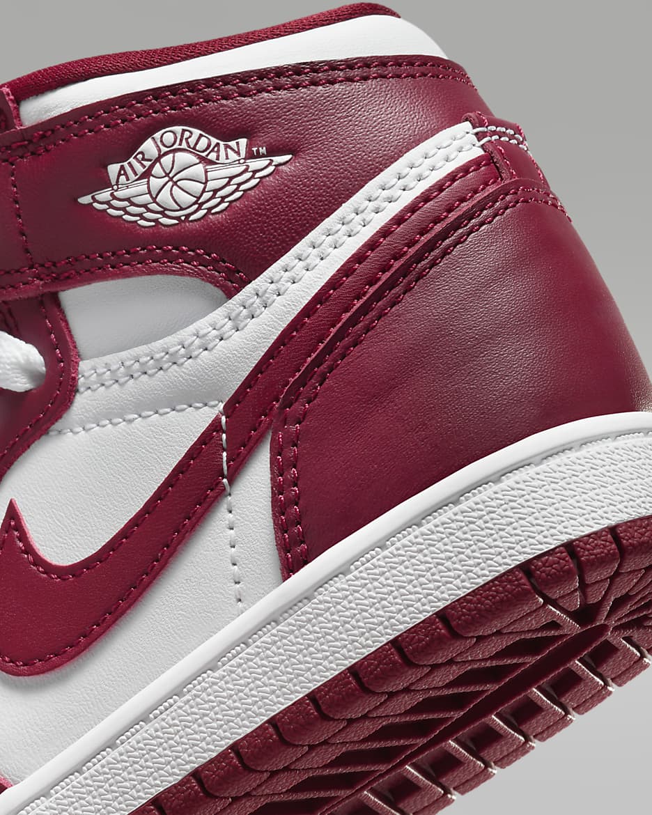 Jordan 1 Retro High OG Younger Kids Shoes